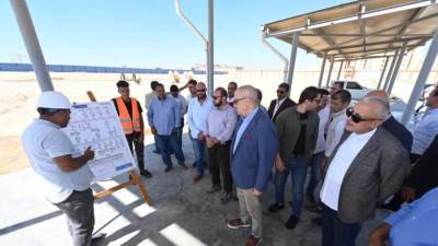 وزير الإسكان يتفقد محطة المحولات الكهربائية وأعمال تطوير ورفع كفاءة الطرق بمدينة برج العرب الجديدة