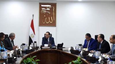 القمح يكفي لـ 4 أشهر .. رئيس الوزراء يتابع مع وزير التموين جهود توفير السلع الأساسية للمواطنين