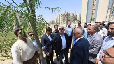 وزير الإسكان يتفقد وحدات «سكن كل المصريين» لمنخفضى ومتوسطي الدخل بمدينة 15 مايو