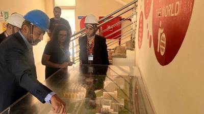 رئيس «السويس الجديدة» تتفقد مصنعاً للكيماويات وأعمال إحلال خط المياه الناقل لمنطقة عتاقة وتوسعاتها