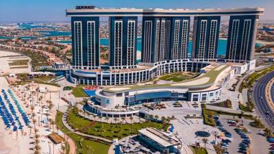 «إيه بي بي» توفّر 30% من استهلاك الطاقة السنوي بمدينة العلمين الجديدة