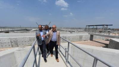 وزير الإسكان يتفقد مشروع توسعات محطة معالجة صرف صحي العامرية ويشدد على تكثيف أعداد العمالة