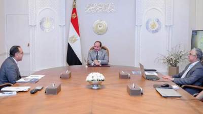 السيسي يوجه بمواصلة العمل على جذب الاستثمارات الأجنبية إلى المنطقة الاقتصادية لقناة السويس