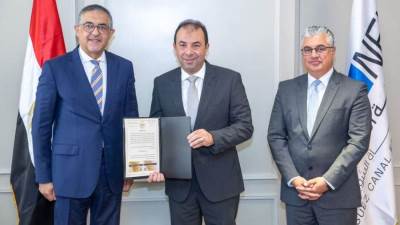 اقتصادية قناة السويس: منح الرخصة الذهبية لـ 4 مشروعات  داخل المنطقة الصناعية بالسخنة