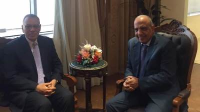 وزير قطاع الأعمال يبحث مع محافظ الشرقية التعاون في استثمار الأصول المملوكة للشركات التابعة