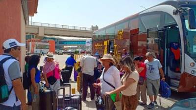 الحكومة تنفي فرض رسوم بقيمة 1000 دولار على السائحين 