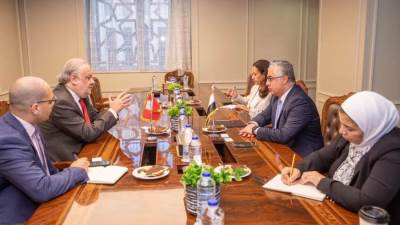 رئيس المنطقة الاقتصادية لقناة السويس: استثمرنا ما يقرب من 3 مليار دولار في البنية التحتية لتقديم أعلى مستوى من الخدمات