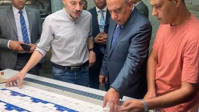 خلال زيارة مفاجئة.. وزير قطاع الأعمال  يتفقد مصانع شركة العبوات والمستلزمات الطبية