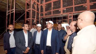 رئيس الوزراء يتفقد مشروع إنشاء ساحة ومبنى السلام بسانت كاترين