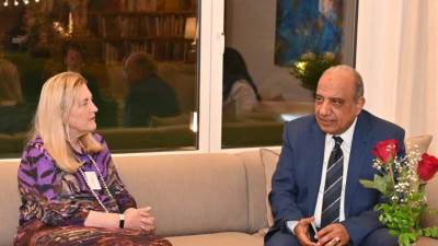 وزير قطاع الأعمال:المشروع القومي لتطوير صناعة الغزل والنسيج نموذج ناجح للشراكة المصرية السويسرية