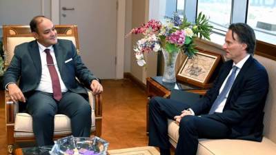 وزير التجارة يبحث مع شركة دانون خططها المستقبلية بالسوق المصري