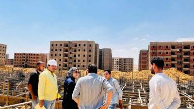 نسب التنفيذ بلغت 72% .. «الجزار» يتابع موقف تنفيذ 2064 وحدة سكنية بالسويس الجديدة