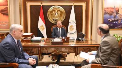 وزير الري: لن نسمح بإقامة أي أعمال تؤثر سلباً على المجارى والمنشآت المائية أو الإضرار بالبيئة