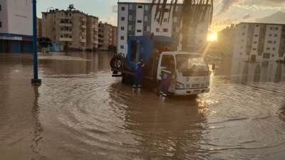 القابضة للمياه؛ الدفع بسيارات من شركات القاهرة والجيزة والإسكندرية للمعاونة فى إزالة تراكمات المياه بمطروح