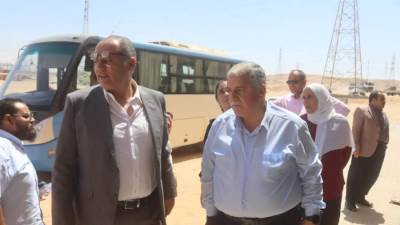 «الإسكان»: بحث إعادة تخطيط محاور الخدمات ومستويات الإسكان بالعاشر من رمضان