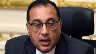 رئيس الوزراء يتابع موقف توافر السلع الأساسية ومستلزمات الإنتاج 