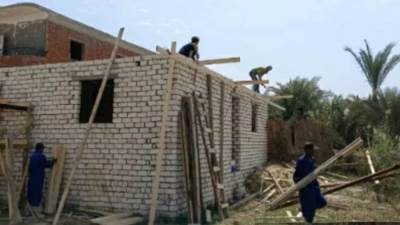 وقف تنفيذ محاولة تعدٍّ بالبناء بدون ترخيص بمركز ومدينة فايد بالإسماعيلية