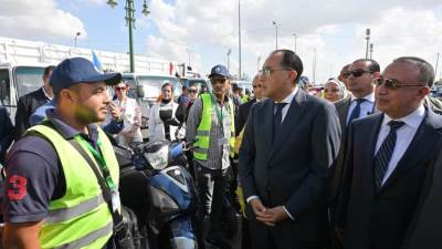 خلال زيارته للإسكندرية .. «مدبولى» يتابع عمل منظومة إدارة المخلفات ويشهد اصطفافاً للمعدات الخاصة 