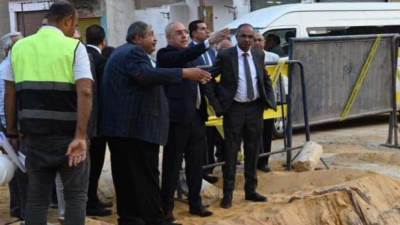 وزير الإسكان يتفقد سير العمل بمشروع تطوير الصرف الصحى بالهضبة العليا والوسطى بالمقطم