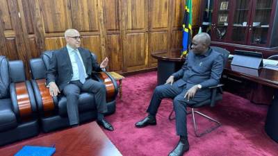 وزير الإسكان ونائب رئيس الوزراء التنزاني يتابعان تقدم الأعمال بمشروع سد ومحطة "جوليوس نيريري" الكهرومائية 