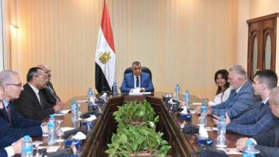 وزير الإنتاج الحربي يبحث مع وفد يوناني إمكانية التعاون المشترك فى مجال الصناعات الدفاعية