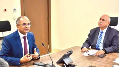 نائب وزير الإسكان لشئون البنية الأساسية يترأس اجتماعاً لمتابعة منظومة مياه الشرب بالقاهرة الجديدة