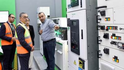 رئيس الهيئة العامة للاستثمار يشيد بتوسعات مصنع شنايدر إلكتريك ويؤكد: يقوم بدور رائد في نقل التكنولوجيا الصناعية إلى السوق المصري