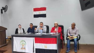 رئيس جهاز  الشيخ زايد يجتمع بعدد من سكان وحاجزى مشروع «جنة٢» ويستمع إلى الشكاوى والمقترحات