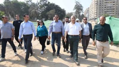 مستشار رئاسة الجمهورية ومساعد وزير الإسكان ورئيس الجهاز القومي للتنسيق الحضاري يتفقدون مشروع تطوير حديقة الأزبكية