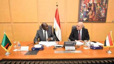 خاصة إسكان محدودى الدخل .. وزير الإسكان يعرض على نظيره الزامبى التجربة العمرانية المصرية