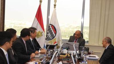 وزير قطاع الأعمال يبحث مع  مجموعة «شينجلي» الصينية التعاون في تطوير شركة «الدلتا» للصلب  