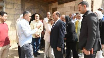 وزير الإسكان يتابع مشروعات تجديد أحياء القاهرة الإسلامية والفاطمية ورئيس «المركزى للتعمير» يتفقد الأعمال من الموقع