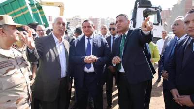 وزير التنمية المحلية ومحافظ الدقهلية يشهدان اصطفاف المعدات الهندسية للمراكز والمدن والأحياء