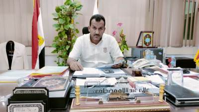 رئيس مدينة طيبة الجديدة يوجه رؤساء الأحياء بتكثيف المتابعات الميدانية اليومية