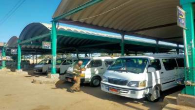 الحكومة تنفي زيادة تعريفة الركوب لسيارات النقل الجماعي والسرفيس بالمحافظات 