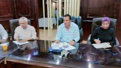 «عبد اللاه» يلتقي سكان «طيبة الجديدة» للوقوف على مطالبهم واقتراحاتهم لتطوير المدينة 