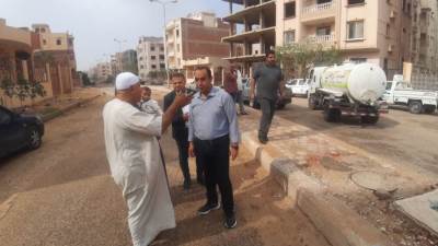 رئيس جهاز الشروق يتفقد الإسكان العائلى ويستمع لشكاوى السكان
