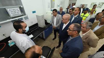 وزير الإسكان يتفقد محطات تنقية مياه الشرب بمدينة العاشر والمآخذ المُغذية لها على ترعة الإسماعيلية