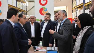 رئيس الوزراء يتفقد مصنع «GLC للدهانات» بالعبور والشركة تعتزم ضخ   25 مليون دولار استثمارات جديدة في السوق        
