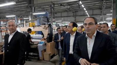 «مدبولي» يستجيب لطلب مسئولى مصنع «KCG»التركي لإنتاج الغزل والمفروشات بالحصول على قطعة أرض للتوسعات 