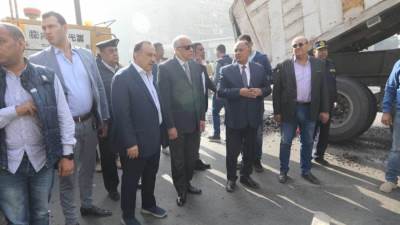 محافظ الجيزة يعاين موقع سقوط جزء من كوبري مشاه أحمد عرابي وإصدار تعليمات جديدة 