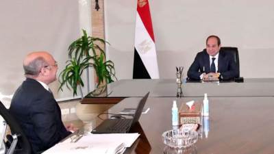 السيسي يوجه بإنشاء مراكز حديثة لإيداع السيارات المتحفظ عليها وميكنة العمل بها