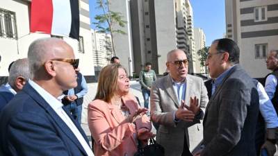 «مدبولى» خلال جولته بوحدات «سكن لكل المصريين» بحدائق أكتوبر يوجه برفع معدلات التنفيذ