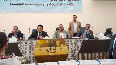 إجراء القرعة العلنية اليدوية بين المتقدمين لحجز وحدات «سكن مصر» بمدينة غرب قنا