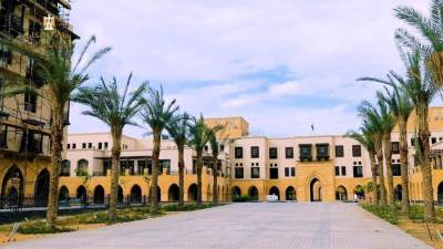 وزير الإسكان يستعرض التصميمات الداخلية للفندق المُنفذ بمشروع تطوير «منطقة سور مجري العيون»