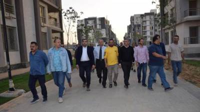 رئيس جهاز مدينة الشيخ زايد يتفقد مشروع جنة2 ويلتقي ساكنيه