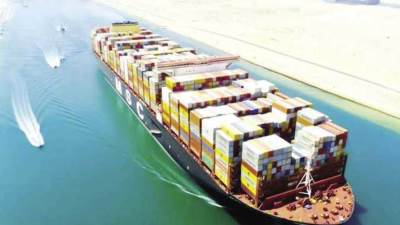 قناة السويس تمد تخفيضات رسوم عبور سفن البضائع الصب الجاف حتى يونيو 2024