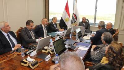 وزير قطاع الأعمال يستعرض مخطط إقامة مشروع عمراني جنوب القاهرة استغلالًا لأراضي «الحديد والصلب»