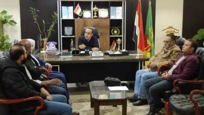 رئيس جهاز الشروق يعلن البدء فى رصف الطرق الداخليه بالمنطقه« الخامسه عمارات» بالمدينة