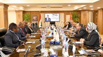 وزير الإسكان الزيمبابوى يبحث فرص التعاون فى مجال البنية التحتية مع شركة المقاولون العرب